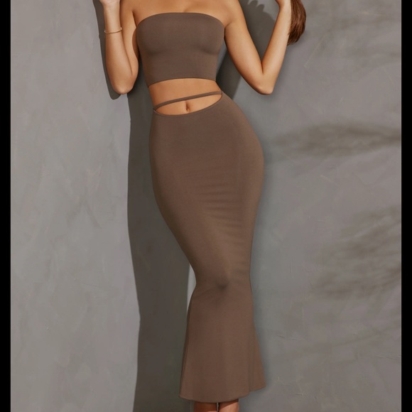 Oh Polly Dresses & Skirts - oh polly YESENIA Cut Out Maxi Skirt in Taupe. never worn size 2